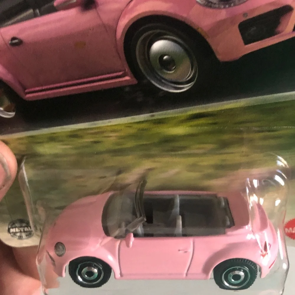 Mattel Matchbox Pink 2019 Volkswagen Beetle Convertible